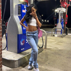 Meet your Posher, Chloé